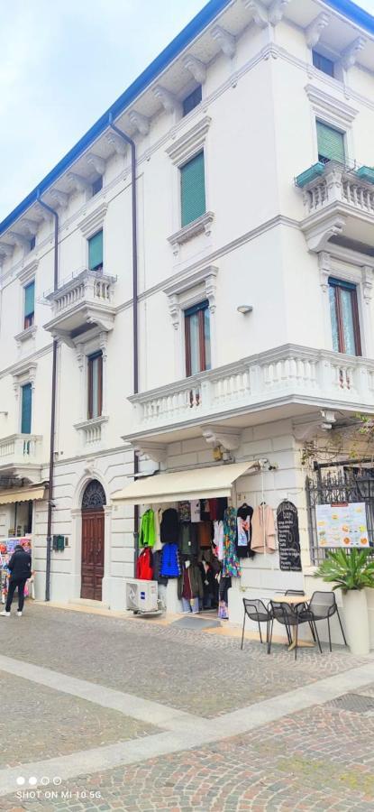 Residenza Porta Brescia Villa Peschiera del Garda Exterior photo