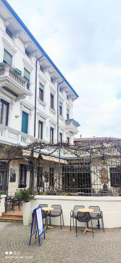 Residenza Porta Brescia Villa Peschiera del Garda Exterior photo