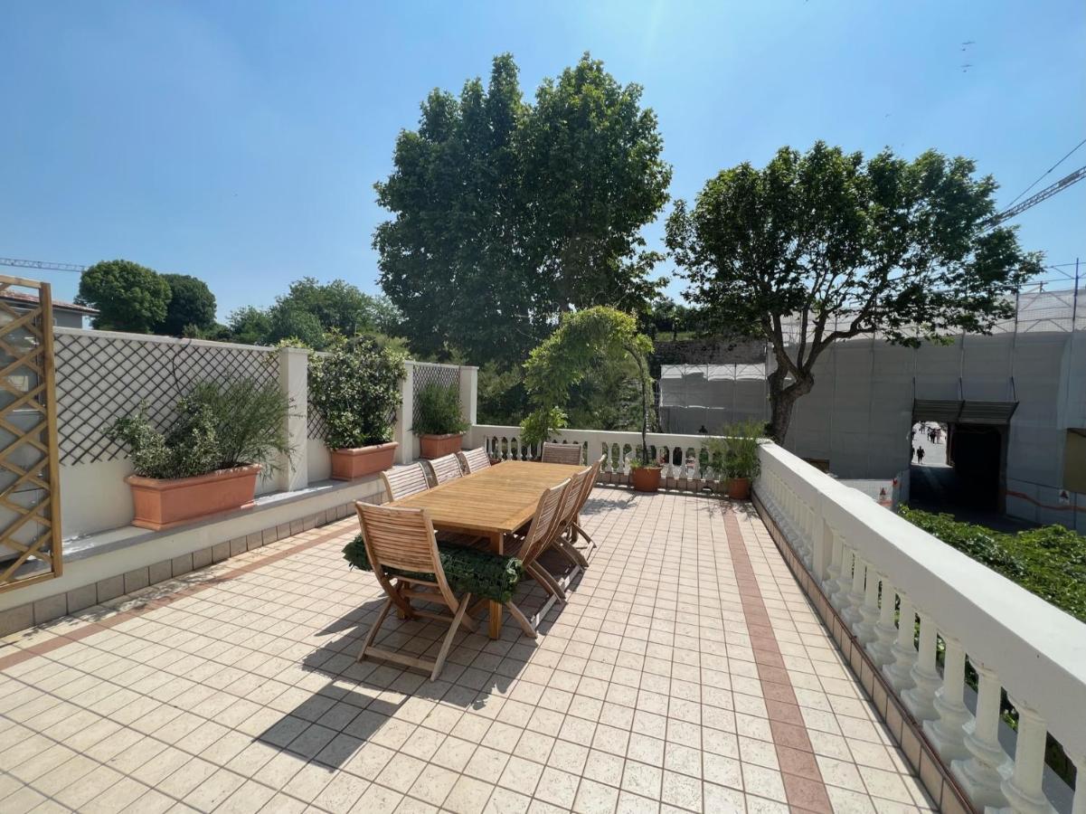 Residenza Porta Brescia Villa Peschiera del Garda Exterior photo